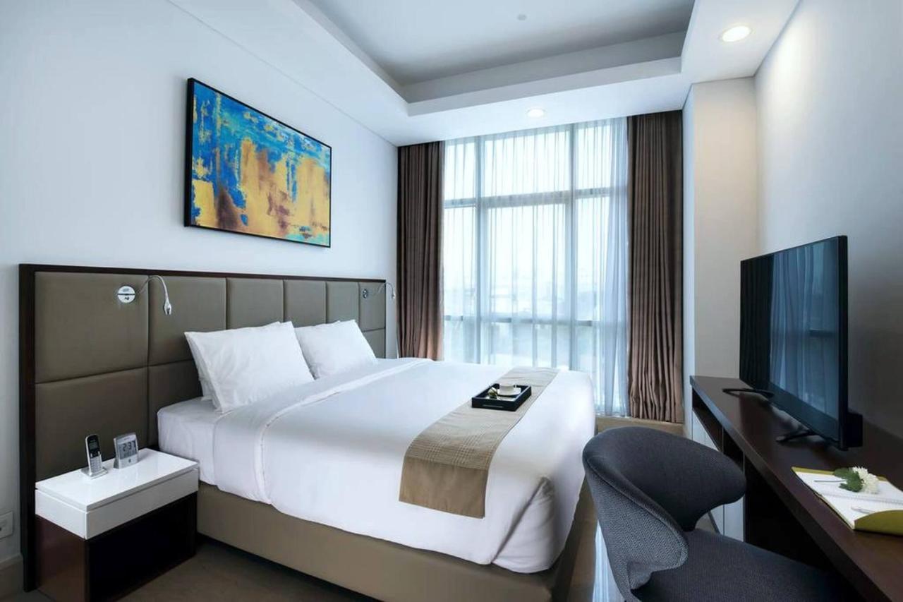 Two-bedroom Executive Serviced Oakwood La Maison
