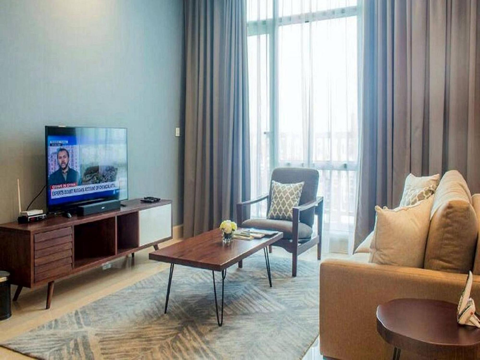 Two-bedroom Executive Serviced Oakwood La Maison * Jakarta
